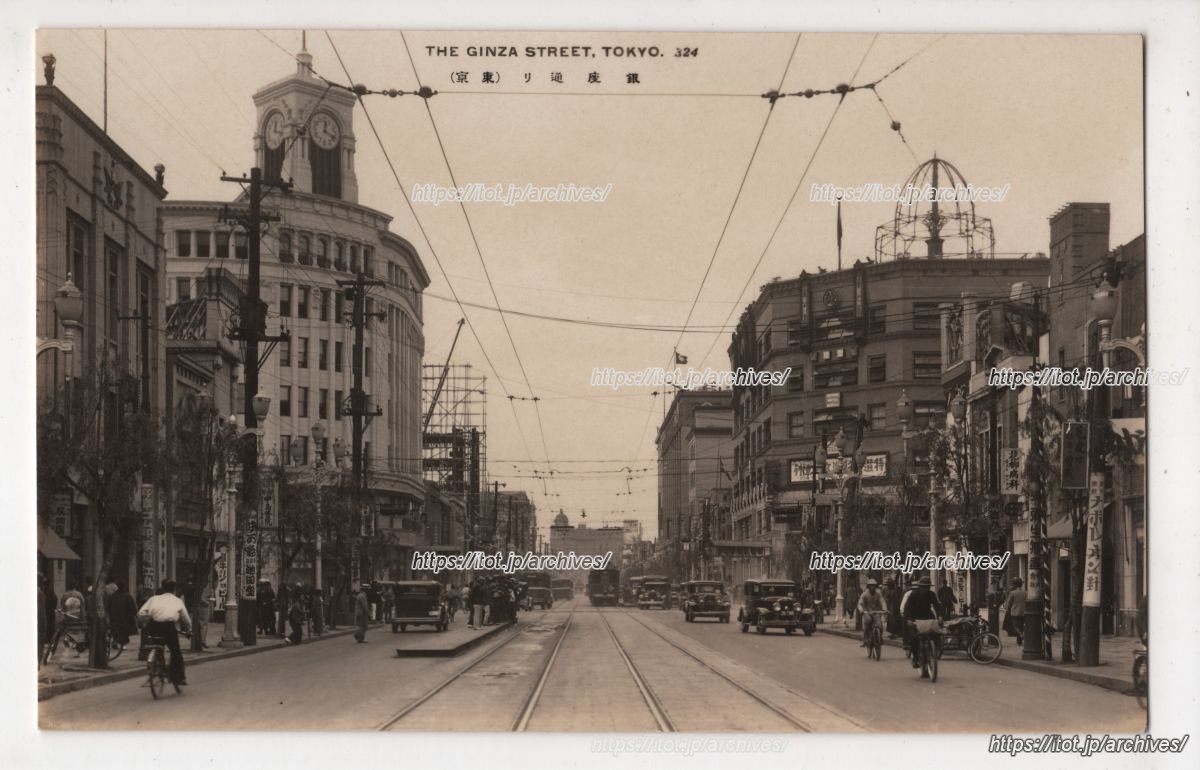 銀座通り（銀座四丁目交差点付近）