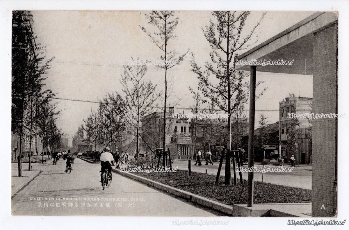 御堂筋（地下鉄淀屋橋駅付近）